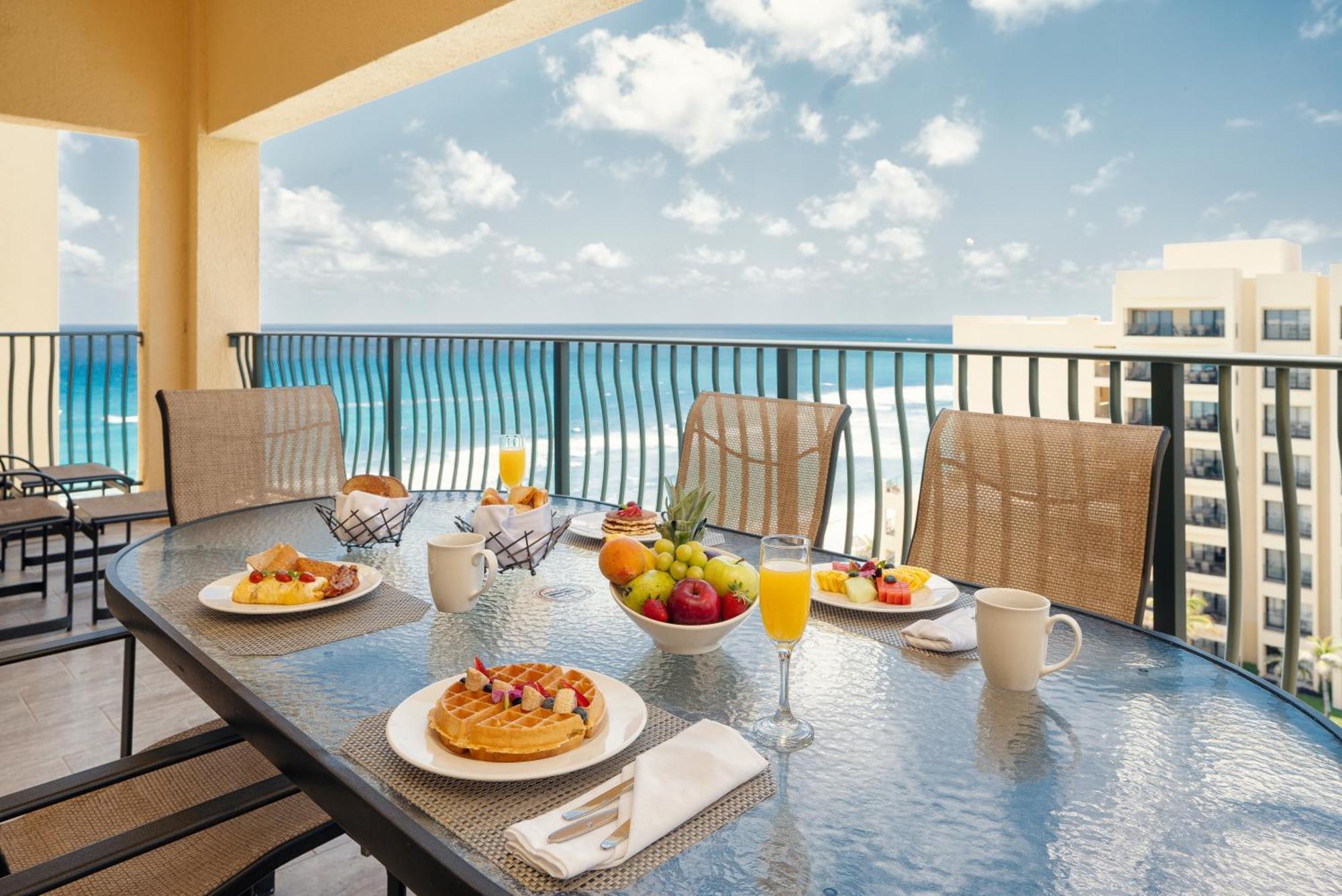The Royal Sands Resort & Spa Канкун Екстериор снимка